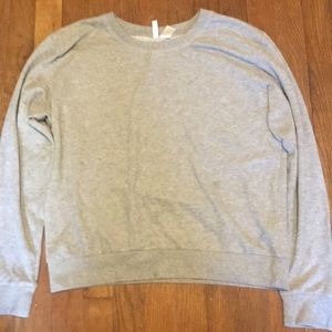 grey sweatshirt
